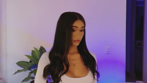 Isabellafirst online show from 09-28-25, 05:40