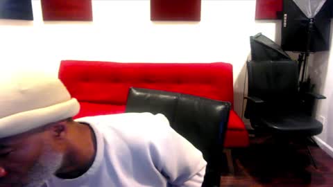 Snapshot of adick_ting chatting on 12-15-24, 12:06 adick_ting online show from 12-15-24, 12:06