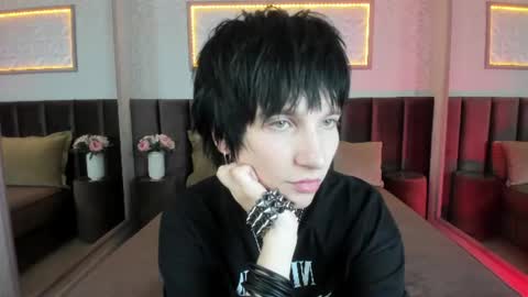 Snapshot of adonbev chatting on 07-18-26, 07:01 adonbev online show from 07-18-26, 07:01