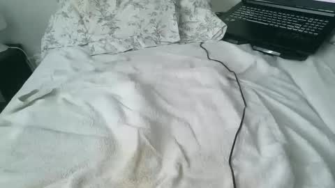 Snapshot of adonysse chatting on 10-03-25, 08:22 adonysse online show from 10-03-25, 08:22