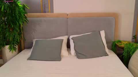 adoracortes online show from 04-06-26, 05:08