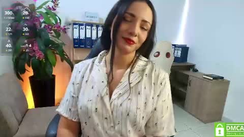 Snapshot of adri_miller chatting on 07-17-26, 02:45 adri miller online show from 07-17-26, 02:45