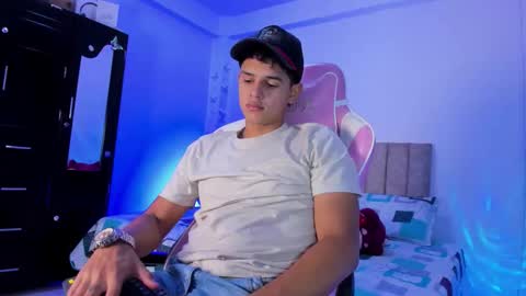 ADRIAN online show from 03-12-26, 06:47