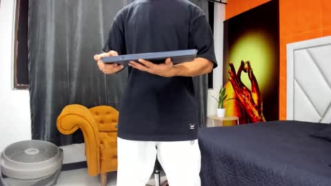   online show from 11-17-25, 05:52