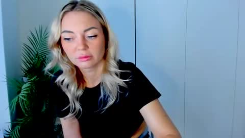 Snapshot of adriana_coy_ chatting on 06-28-26, 09:48 Adriana online show from 06-28-26, 09:48