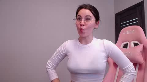 Snapshot of adriana_meow246 chatting on 11-21-25, 06:12 Adriana online show from 11-21-25, 06:12