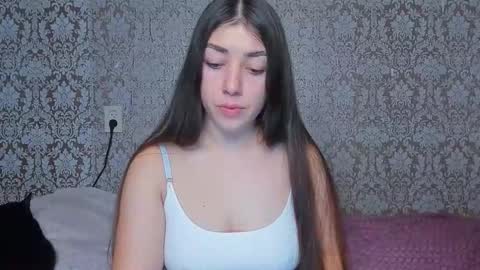 Snapshot of adrianakuiper chatting on 12-21-25, 06:04 Adriana online show from 12-21-25, 06:04