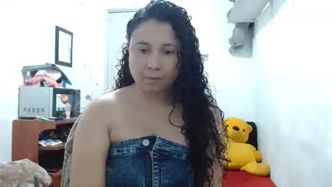 Adriana Tellez online show from 10-25-25, 04:24