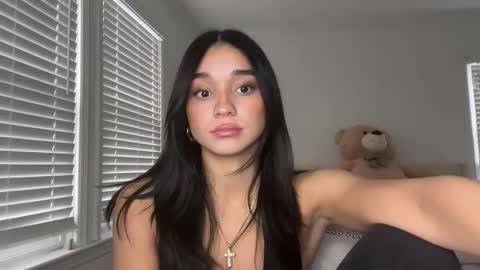 Snapshot of adriannarodriguez chatting on 01-25-25, 09:14 Adrianna online show from 01-25-25, 09:14