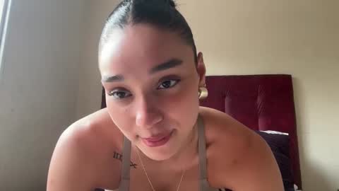 Snapshot of adriannarodriguez chatting on 02-28-25, 05:26 Adrianna online show from 02-28-25, 05:26