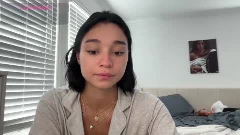 Snapshot of adriannarodriguez chatting on 09-08-25, 02:27 Adrianna online show from 09-08-25, 02:27