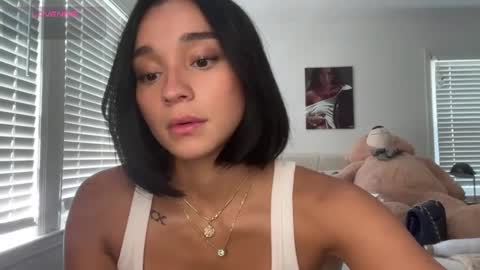 Snapshot of adriannarodriguez chatting on 09-09-25, 07:24 Adrianna online show from 09-09-25, 07:24