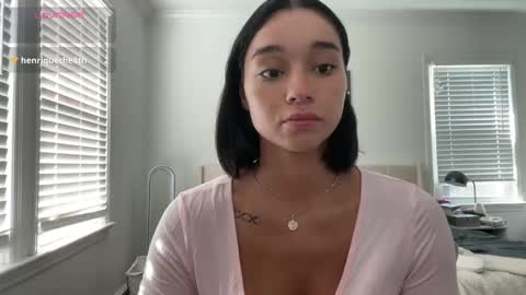 Snapshot of adriannarodriguez chatting on 10-06-25, 03:31 Adrianna online show from 10-06-25, 03:31