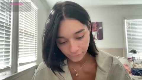 Snapshot of adriannarodriguez chatting on 10-09-25, 02:48 Adrianna online show from 10-09-25, 02:48