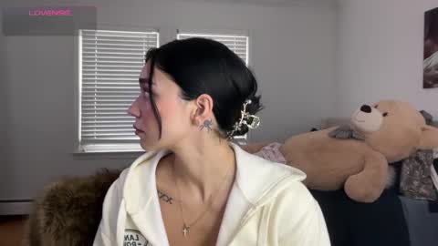 Snapshot of adriannarodriguez chatting on 11-10-25, 04:39 Adrianna online show from 11-10-25, 04:39