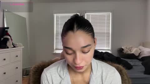 Snapshot of adriannarodriguez chatting on 11-12-25, 03:56 Adrianna online show from 11-12-25, 03:56