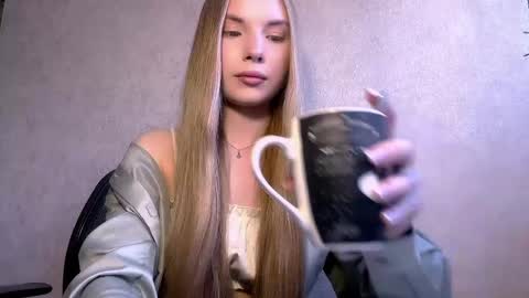 Snapshot of adriannemuldowney chatting on 05-17-26, 02:13 Caroline online show from 05-17-26, 02:13