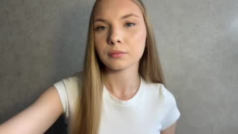 Snapshot of adriannemuldowney chatting on 06-07-26, 12:09 Caroline online show from 06-07-26, 12:09