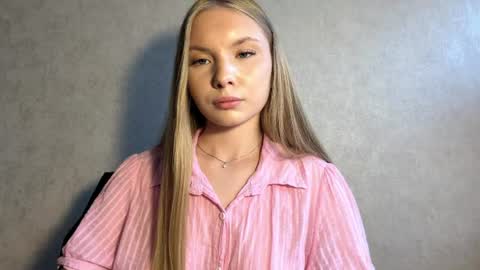 Caroline online show from 08-03-26, 03:16