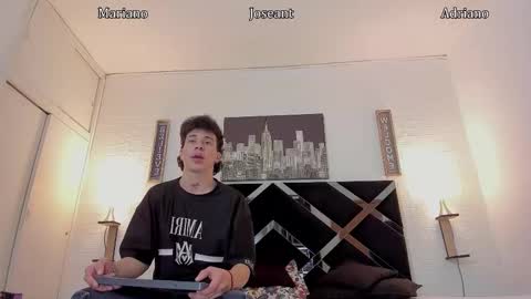 Snapshot of adriano_bigcock chatting on 10-23-25, 04:12 Adrian online show from 10-23-25, 04:12