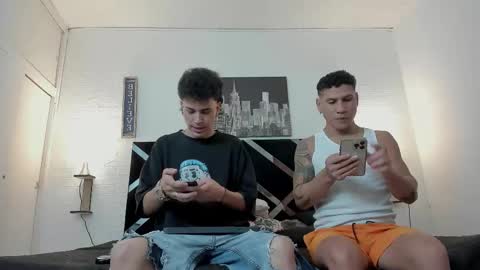 Snapshot of adriano_bigcock chatting on 11-18-25, 04:50 Adrian online show from 11-18-25, 04:50