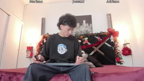 Snapshot of adriano_bigcock chatting on 11-29-25, 03:31 Adrian online show from 11-29-25, 03:31