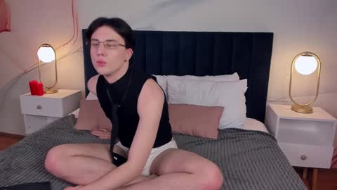 Snapshot of adrianoaubert chatting on 02-20-25, 09:55 adrianoaubert online show from 02-20-25, 09:55