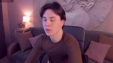 Snapshot of adrianoaubert chatting on 03-09-25, 10:30 adrianoaubert online show from 03-09-25, 10:30