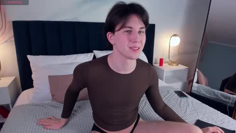 Snapshot of adrianoaubert chatting on 03-10-25, 06:27 adrianoaubert online show from 03-10-25, 06:27