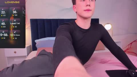 Snapshot of adrianoaubert chatting on 09-20-25, 10:27 adrianoaubert online show from 09-20-25, 10:27