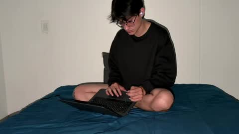 adrianrossetti online show from 04-24-26, 07:22