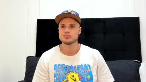 Snapshot of adrien_roche888 chatting on 01-19-25, 01:21 Adrein Roche online show from 01-19-25, 01:21