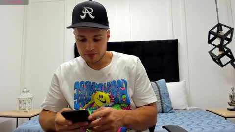 Snapshot of adrien_roche888 chatting on 01-28-25, 11:39 Adrein Roche online show from 01-28-25, 11:39