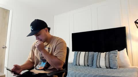 Snapshot of adrien_roche888 chatting on 01-29-25, 11:25 Adrein Roche online show from 01-29-25, 11:25