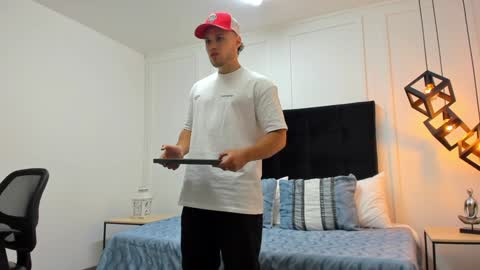 Snapshot of adrien_roche888 chatting on 02-01-25, 01:44 Adrein Roche online show from 02-01-25, 01:44