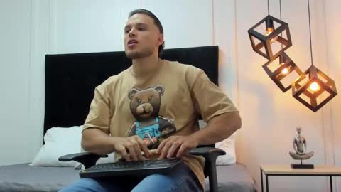 Snapshot of adrien_roche888 chatting on 03-01-25, 11:15 Adrein Roche online show from 03-01-25, 11:15