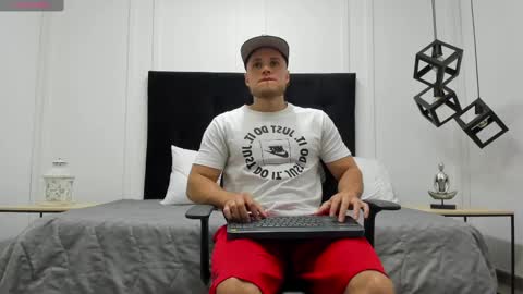 Snapshot of adrien_roche888 chatting on 03-04-25, 12:29 Adrein Roche online show from 03-04-25, 12:29