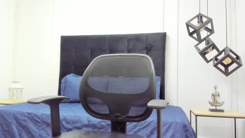 Snapshot of adrien_roche888 chatting on 03-04-25, 11:22 Adrein Roche online show from 03-04-25, 11:22