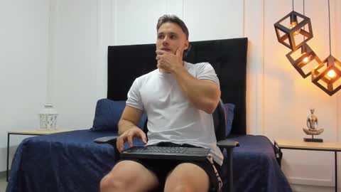Snapshot of adrien_roche888 chatting on 03-06-25, 12:00 Adrein Roche online show from 03-06-25, 12:00