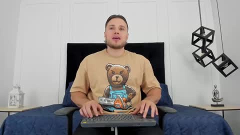 Snapshot of adrien_roche888 chatting on 03-09-25, 11:14 Adrein Roche online show from 03-09-25, 11:14