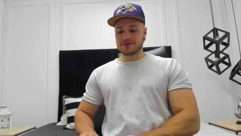 Snapshot of adrien_roche888 chatting on 09-17-25, 10:33 Adrein Roche online show from 09-17-25, 10:33