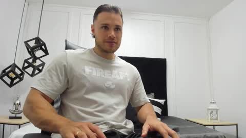 Snapshot of adrien_roche888 chatting on 09-22-25, 09:06 Adrein Roche online show from 09-22-25, 09:06