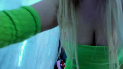 Snapshot of adriiana_fox_ chatting on 12-03-25, 04:49 adriiana_fox_ online show from 12-03-25, 04:49