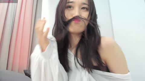 Snapshot of ae_nie chatting on 01-29-25, 09:12 Aenie online show from 01-29-25, 09:12