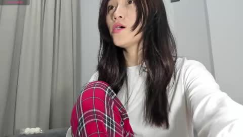 Snapshot of ae_nie chatting on 02-19-25, 01:50 Aenie online show from 02-19-25, 01:50