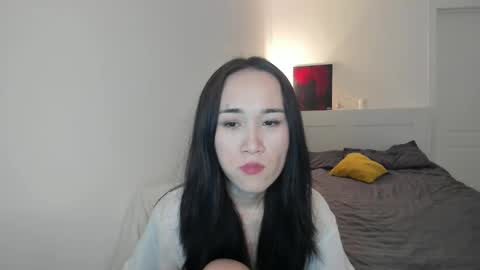 Snapshot of ae_nie chatting on 10-24-25, 11:50 Aenie online show from 10-24-25, 11:50