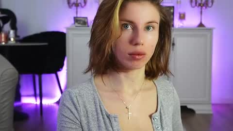 Aelia online show from 11-04-25, 04:00