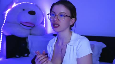 Aelia online show from 04-24-26, 05:37