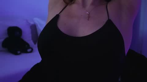Aelia online show from 06-14-26, 04:03