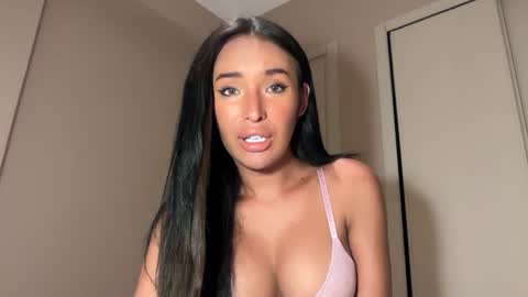 Snapshot of aella_11 chatting on 06-12-26, 06:07 Aella online show from 06-12-26, 06:07